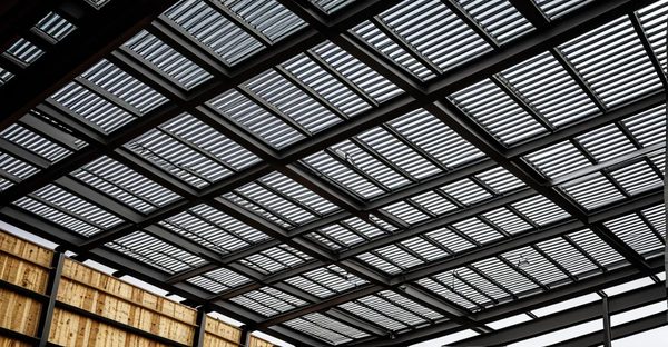 Tonnelle de chantier : protection robuste pour vos travaux extérieurs